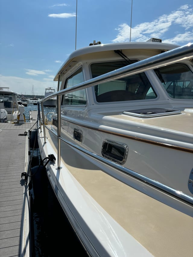 Detailed boat by Diamond Finish